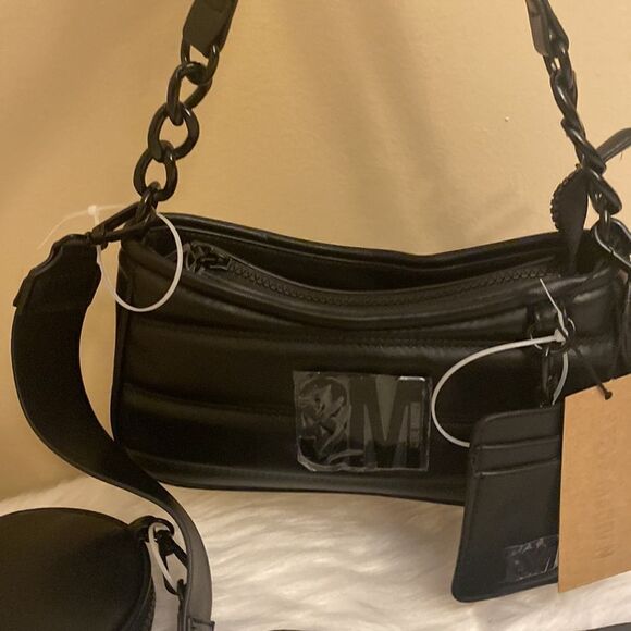 NWT Steve Madden Crossbody Bag w/AirPod Pouch - Picture 10 of 16